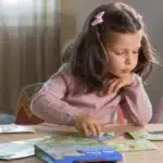 Mori Toys Reusable Sticker Set: My City - Tak Çıkar Çıkartma Oyunu - Görsel 3