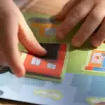 Mori Toys Reusable Sticker Set: My City - Tak Çıkar Çıkartma Oyunu - Görsel 5