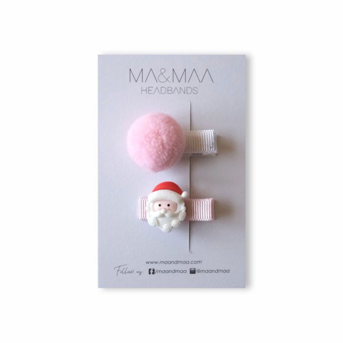 Pinky santa mini clips set, özenle el yapımı bir şıklığı temsil eder. Her bir tokada, uzman eller tarafından özenle seçilmiş malzemeler kullanılarak minik prenseslerin başında zarafet yaratılır. Bebeğinizin güzelliğini ve tarzını ön plana çıkaran el yapımı bir dokunuş.