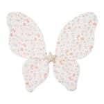 Mimi & Lula Blossom Floral Kelebek Kanatları, çiçek desenli kumaşı ve sırttaki saten dokusuyla zarafet ve stili mükemmel şekilde birleştirir. Esnek elastik askıları ve parıldayan yıldız detayıyla, çocuklar bu kanatlarla kendilerini sevimli bir kelebek veya küçük bir peri gibi hissedecekler.