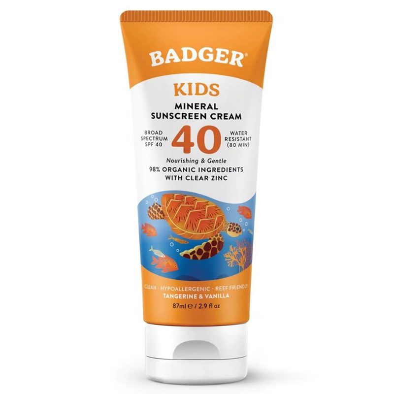 %98 organik içerikli, mandalina ve vanilya kokulu badger çocuk güneş kremi ile bebeğinizin cildini güvenle koruyun. Spf40 geniş spektrumlu koruma, kolay sürülüm ve doğa dostu formül magic journey'de!