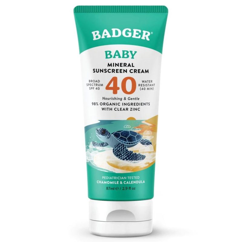 %98 organik içerikli badger bebek güneş kremi, hassas bebek cildi için özel formülüyle spf 40 koruma sağlar. Güneşin zararlı etkilerinden güvenle korur. Doğa dostu ve sade içerikli yapısıyla gönül rahatlığı sunar.